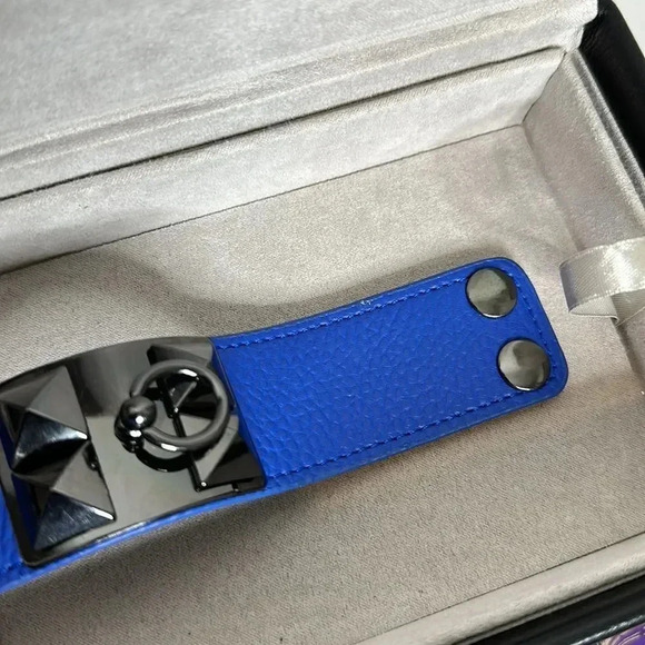 Blue Buckle Snap Faux Leather Bracelet - Picture 4 of 9